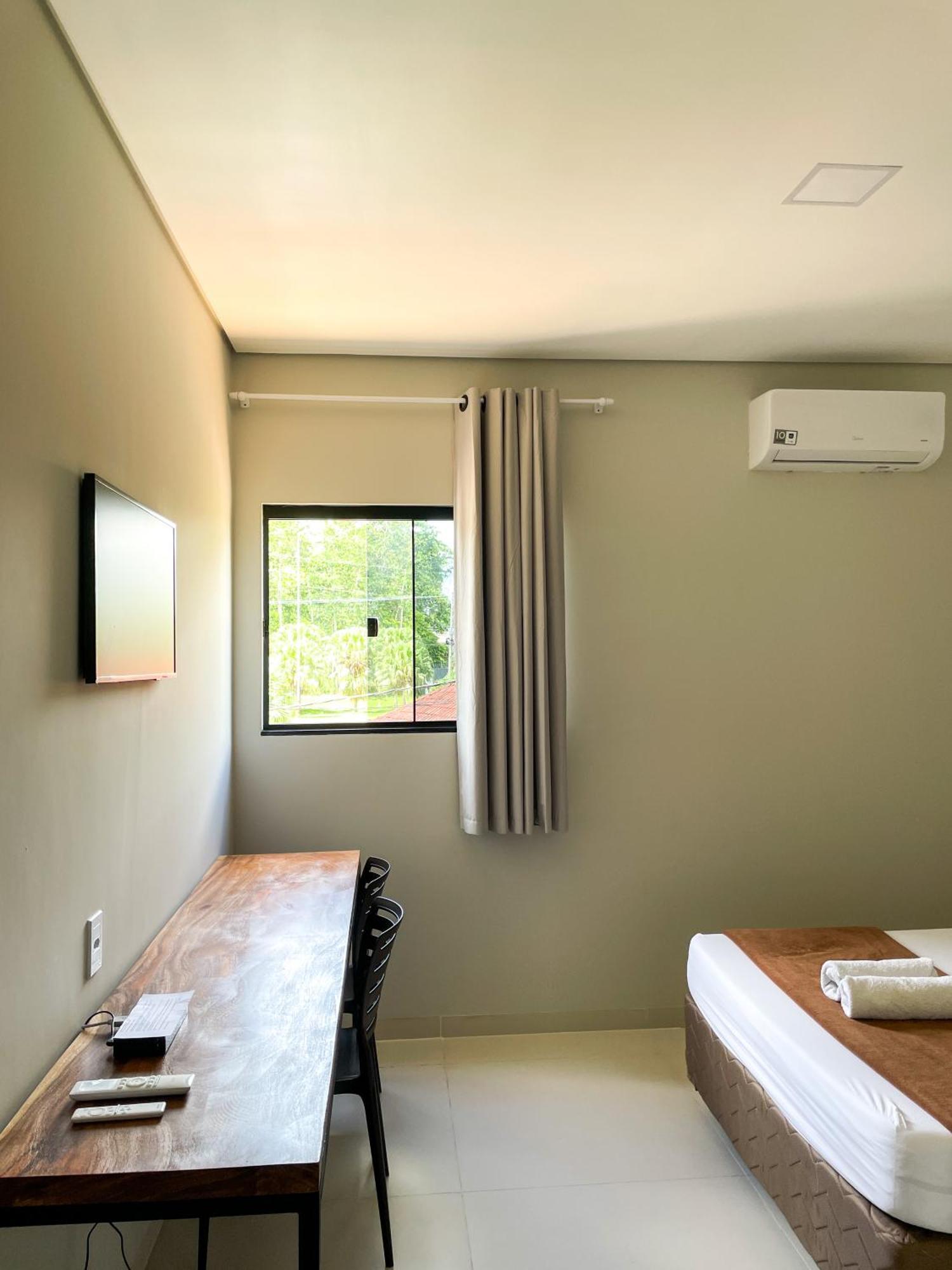 Cubo Hotel *